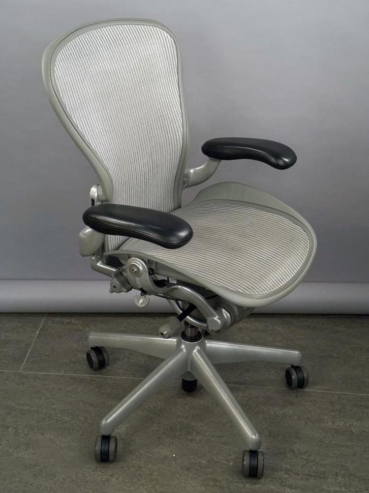 Herman Miller Aeron (B), Huis en Inrichting, Bureaustoelen, Zo goed als nieuw, Bureaustoel, Grijs, Ophalen