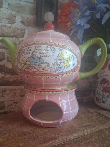 Blond Amsterdam theepot met rechaud beschikbaar voor biedingen