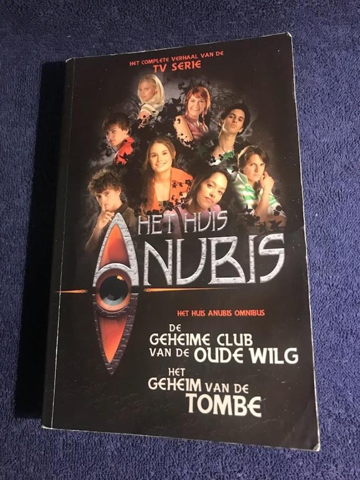 Boek: Het huis Anubis. Deel 1 en Deel 2 in één boek., Boeken, Kinderboeken | Jeugd | 13 jaar en ouder, Zo goed als nieuw, Fictie