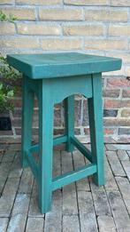 Groene houten kruk – oud & stoer, Ophalen, Gebruikt, Hout
