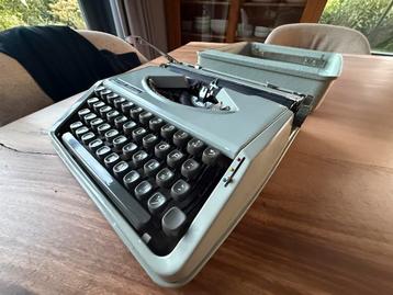 Hermes Baby typemachine beschikbaar voor biedingen