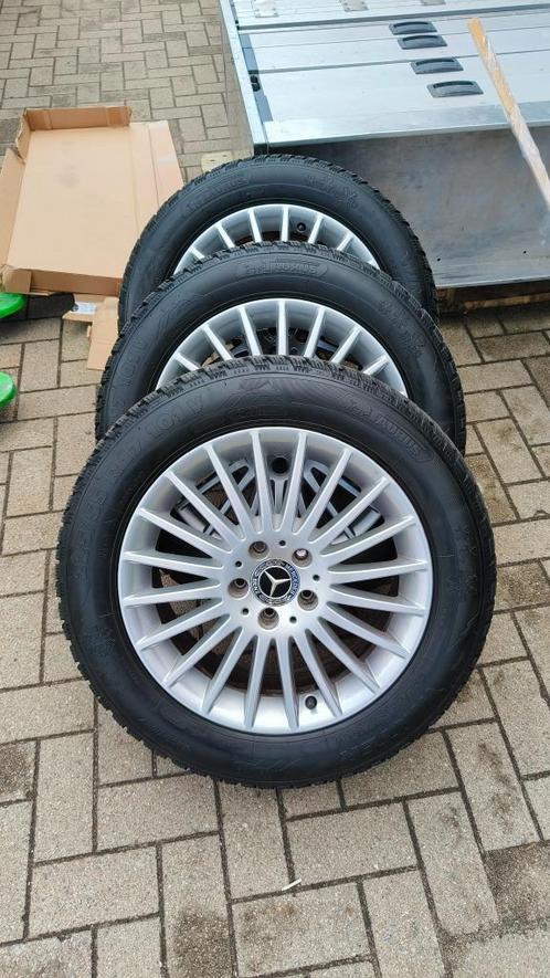 Originele Mercedes V-Klasse velgen op winterbanden 17 inch, Auto-onderdelen, Banden en Velgen, Banden en Velgen, Winterbanden