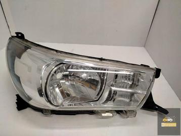 Toyota Hilux VIII Lamp rechts normaal beschikbaar voor biedingen