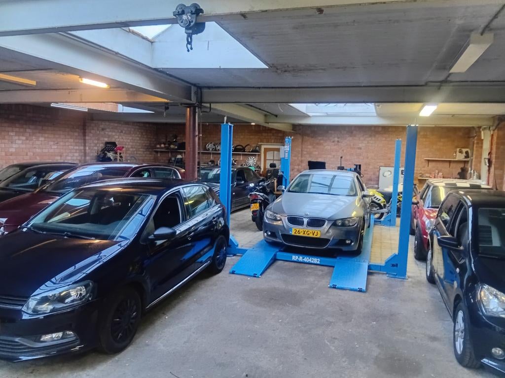 Automonteur autogarage apk onderhoud banden inc montage