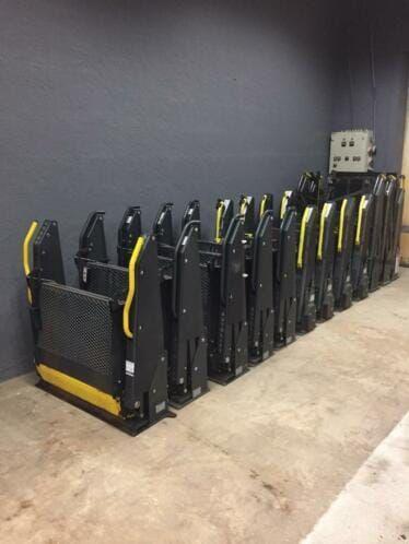 GROTE VOORRAAD GEBRUIKTE ROLSTOELLIFTEN!! Rolstoel lift Lift, Auto-onderdelen, Overige Auto-onderdelen, Ophalen of Verzenden