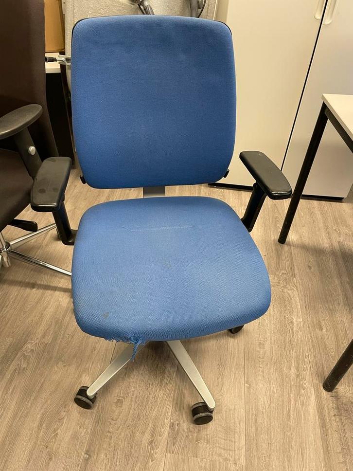 Gebruikte bureaustoel - Thuiswerk/Studie, Huis en Inrichting, Bureaustoelen, Gebruikt, Bureaustoel, Blauw, Ergonomisch, Ophalen