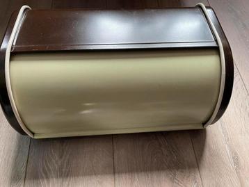Vintage broodtrommel beschikbaar voor biedingen
