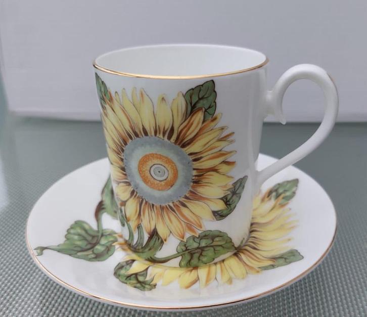 Royal Albert kop en schotel Hathaway., Antiek en Kunst, Antiek | Servies los, Ophalen of Verzenden