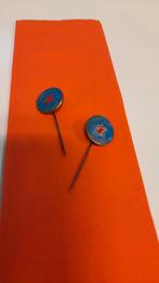2 Rode Ster Belgrado voetbal pins, Ophalen of Verzenden, Gebruikt, Sport, Speldje of Pin