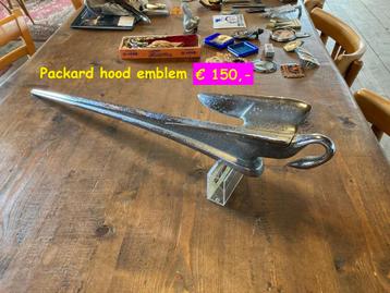 Packard embleem beschikbaar voor biedingen