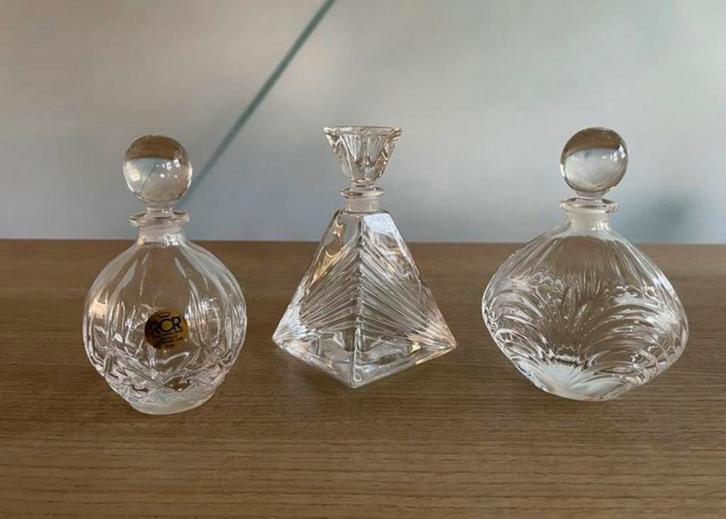 Mooie vintage set kristallen parfumflesjes RCR Italië, Antiek en Kunst, Antiek | Glas en Kristal, Ophalen of Verzenden