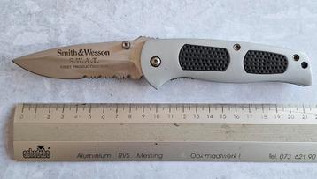 Smith & Wesson mes beschikbaar voor biedingen
