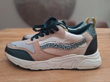 Zgan, gave sneakers Sub 55, maat 39 beschikbaar voor biedingen