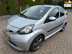 Toyota Aygo 1.0-12V 5-DRS AIRCO LMV TREKHAAK NWE APK, Voorwielaandrijving, Stof, Gebruikt, 4 stoelen