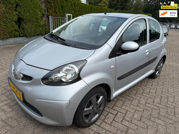 Toyota Aygo 1.0-12V 5-DRS AIRCO LMV TREKHAAK NWE APK, Auto's, Toyota, Bedrijf, Te koop, Aygo, ABS, Airbags, Airconditioning, Centrale vergrendeling