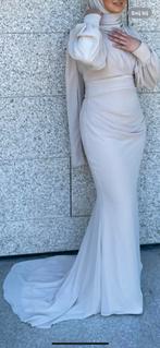 Elegante Gemeente Jurk - Perfect voor speciale gelegenheden, Maat 38/40 (M), Beige, Ophalen of Verzenden, Zo goed als nieuw