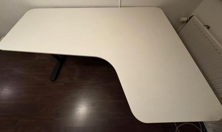Ikea BEKANT wit hoek-bureau rechts, Huis en Inrichting, Bureaus, Gebruikt, Bureau, In hoogte verstelbaar, Ophalen