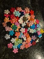 100 Bloemetjes Applicaties - 2.5cm, Ophalen of Verzenden, Nieuw, Overige applicaties