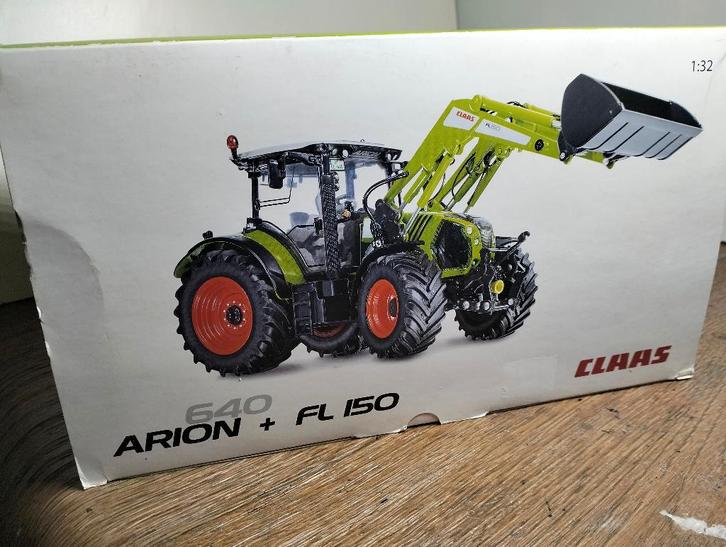 Te koop Wiking Claas Arion 640 met FL 150 voorlader.(A), Hobby en Vrije tijd, Modelauto's | 1:32, Nieuw, Tractor of Landbouw, Overige merken