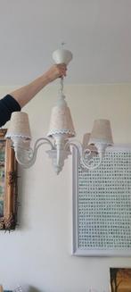Wit metalen kroonluchter/hanglamp, Huis en Inrichting, Lampen | Kroonluchters, Ophalen, Zo goed als nieuw, Metaal, Klassiek