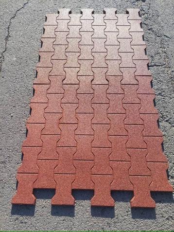 Rubberen Stal Tegels beschikbaar voor biedingen