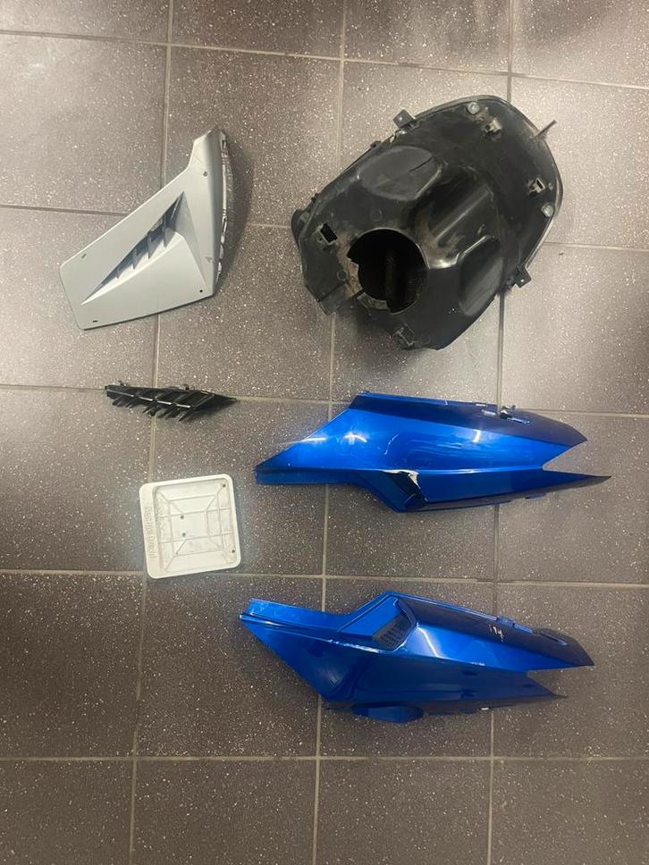 Peugeot speedfight 3 onderdelen: kappen, stuur remmen etc, Fietsen en Brommers, Brommeronderdelen | Scooters, Gebruikt, Peugeot