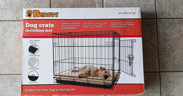 Honden bench nieuwstaat 61*43*51, Dieren en Toebehoren, Hondenbenches, Zo goed als nieuw, Ophalen of Verzenden