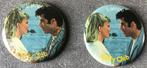 2 BUTTONS - GREESE (JOHN TRAVOLTA / OLIVIA NEWTON) - 5,5 CM, Verzamelen, Ophalen of Verzenden, Overige onderwerpen