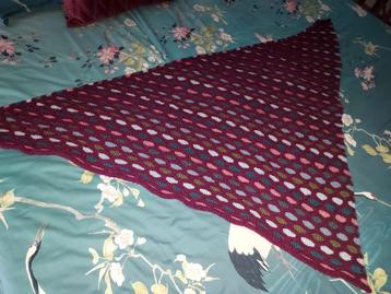 Gebreide sjaal / omslagdoek beschikbaar voor biedingen