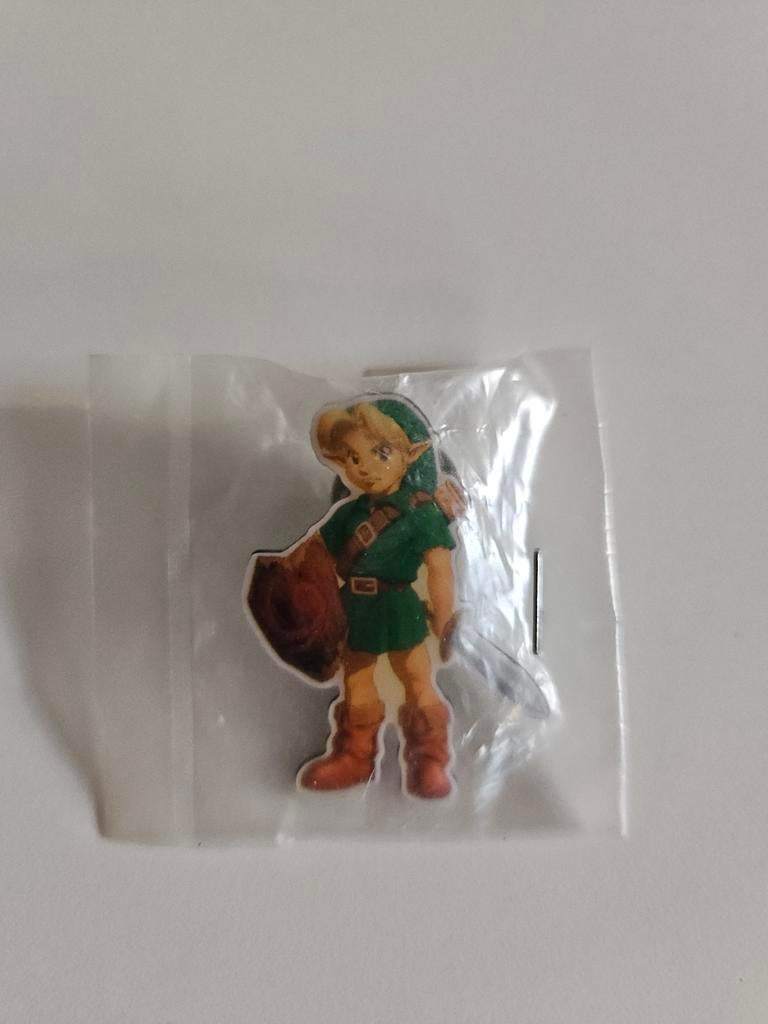 Zeldzame Zelda Ocarina of Time Young Link pin, Ophalen of Verzenden, Zo goed als nieuw, Figuurtje, Speldje of Pin