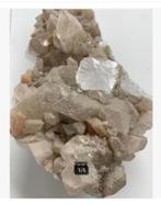 Korting Mineraal Calciet op Apofylite Stilbiet 970 gram, Verzamelen, Mineralen en Fossielen, Ophalen of Verzenden