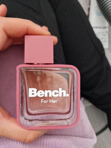 Bench parfum voor dames  beschikbaar voor biedingen