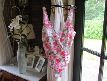 mj/NIEUW! HUNKEMOLLER/badpak/maat 42/44 cup C beschikbaar voor biedingen