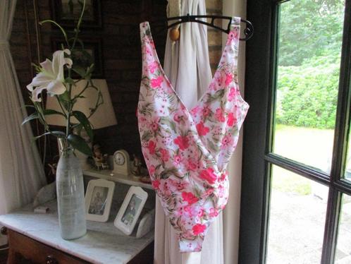 mj/NIEUW! HUNKEMOLLER/badpak/maat 42/44 cup C, Kleding | Dames, Badmode en Zwemkleding, Nieuw, Badpak, Overige kleuren, Verzenden