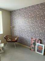 Play at slaep behang - Flowerfield blue, Huis en Inrichting, Stoffering | Behang, Ophalen of Verzenden, Minder dan 10 m², Beige