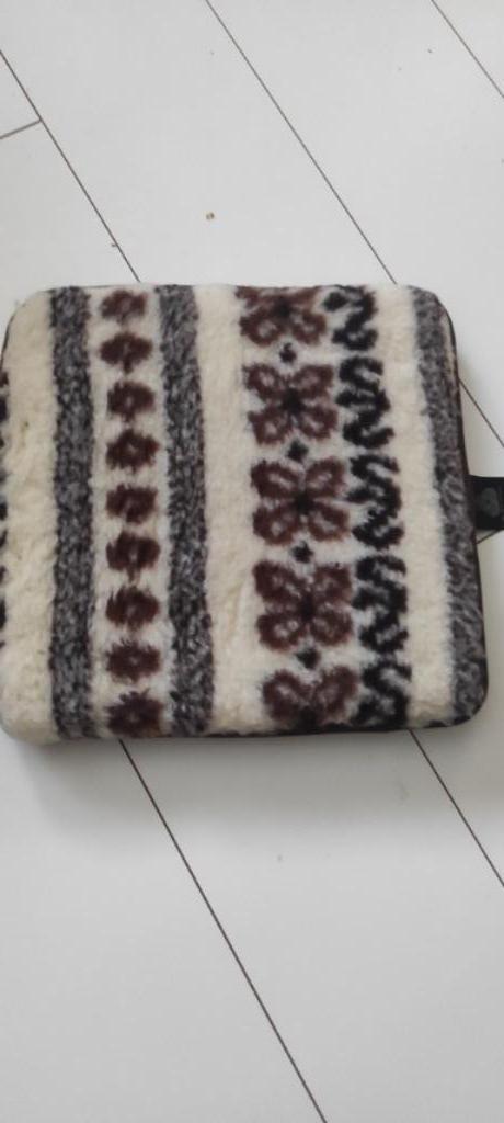 Vintage zitkussen bruin wit wol vierkant, Huis en Inrichting, Woonaccessoires | Kussens, Gebruikt, Bruin, Vierkant, Ophalen of Verzenden