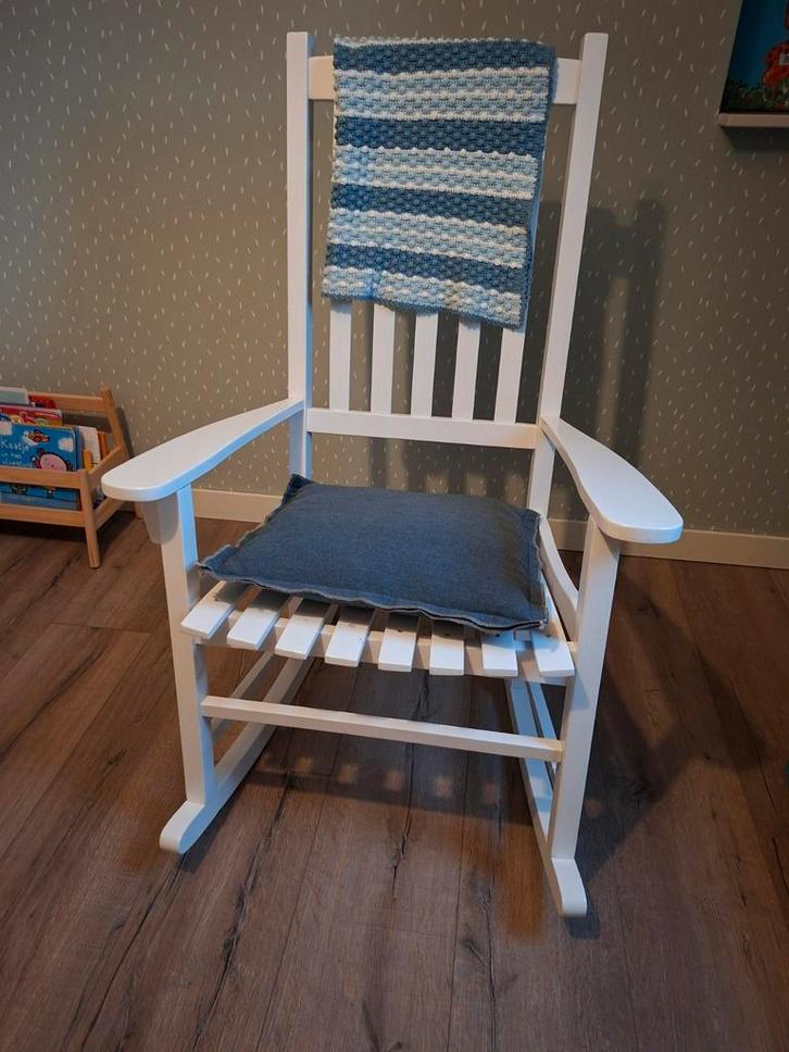 Witte Schommelstoel, Antiek en Kunst, Antiek | Meubels | Stoelen en Banken, Ophalen