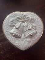 Hartvormig sieradendoosje met belletjes, Huis en Inrichting, Woonaccessoires | Kisten, Ophalen of Verzenden, Zo goed als nieuw