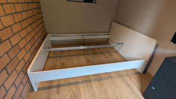 1 Bed, Ikea Askvoll, 160cm x 200cm, wit