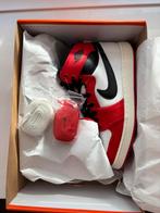 Air Jordan 1 KO ‘Chicago’ 2021, Ophalen of Verzenden, Nieuw, Schoenen