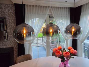 Hanglamp met 3 bollen beschikbaar voor biedingen