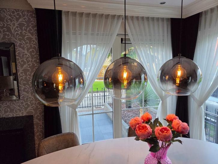 Hanglamp met 3 bollen, Huis en Inrichting, Lampen | Hanglampen, Zo goed als nieuw, 75 cm of meer, Glas, Metaal, Ophalen