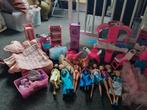Barbie poppen, kapsalon, bed en scooter, Ophalen of Verzenden, Gebruikt, Barbie