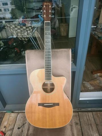 Eastman AC312CE met ingebouwde versterker beschikbaar voor biedingen