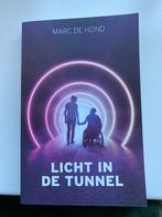 Marc de Hond - Licht in de tunnel, Boeken, Ophalen of Verzenden, Zo goed als nieuw, Marc de Hond