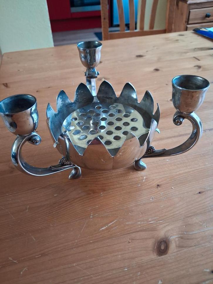 Verzilverde Lotus Kaarsenhouder, Huis en Inrichting, Woonaccessoires | Kandelaars en Kaarsen, Gebruikt, Minder dan 25 cm, Ophalen