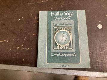 hatha yoga werkboek beschikbaar voor biedingen