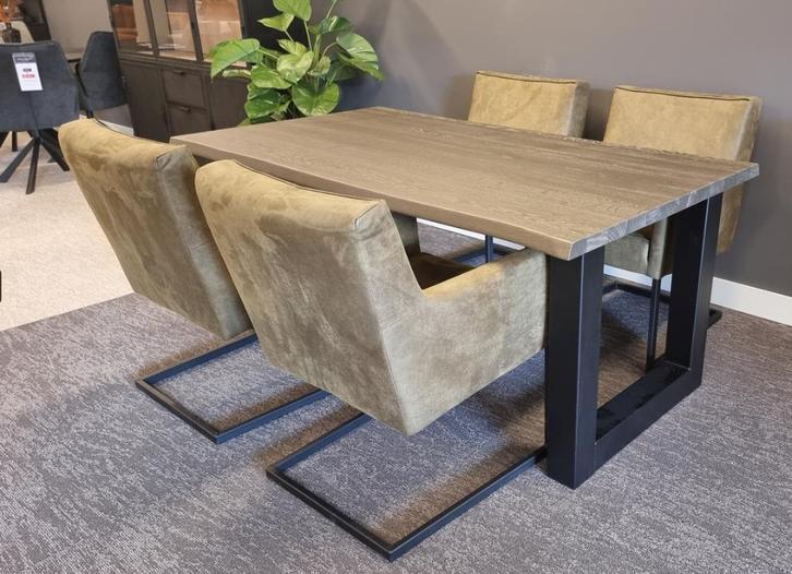 Direct ophalen | Eettafel Eikenhout | Boomstam | Utrecht, Huis en Inrichting, Tafels | Eettafels, Nieuw, 100 tot 150 cm, 150 tot 200 cm