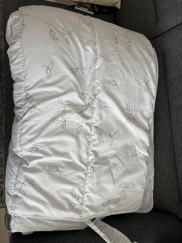 Zomer dekbed 200x220. Vibre duvet. Yisk beschikbaar voor biedingen
