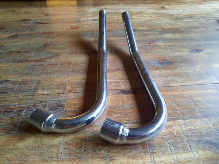 N.O.S 2 x oldtimer uitlaatbochten voor ??, Fietsen en Brommers, Brommeronderdelen | Oldtimers, Nieuw, Overige merken, Uitlaat